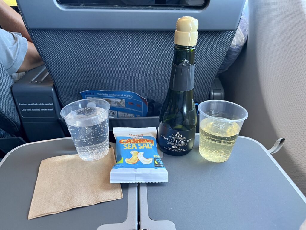 SAS premium economy champagne  Flight Review: SAS Premium Economy on the Airbus A330 &#8211; Thrifty Traveler sas premium economy champagne 1024x768