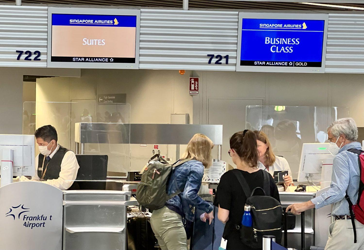 Singapore Airlines first class Check In Lane