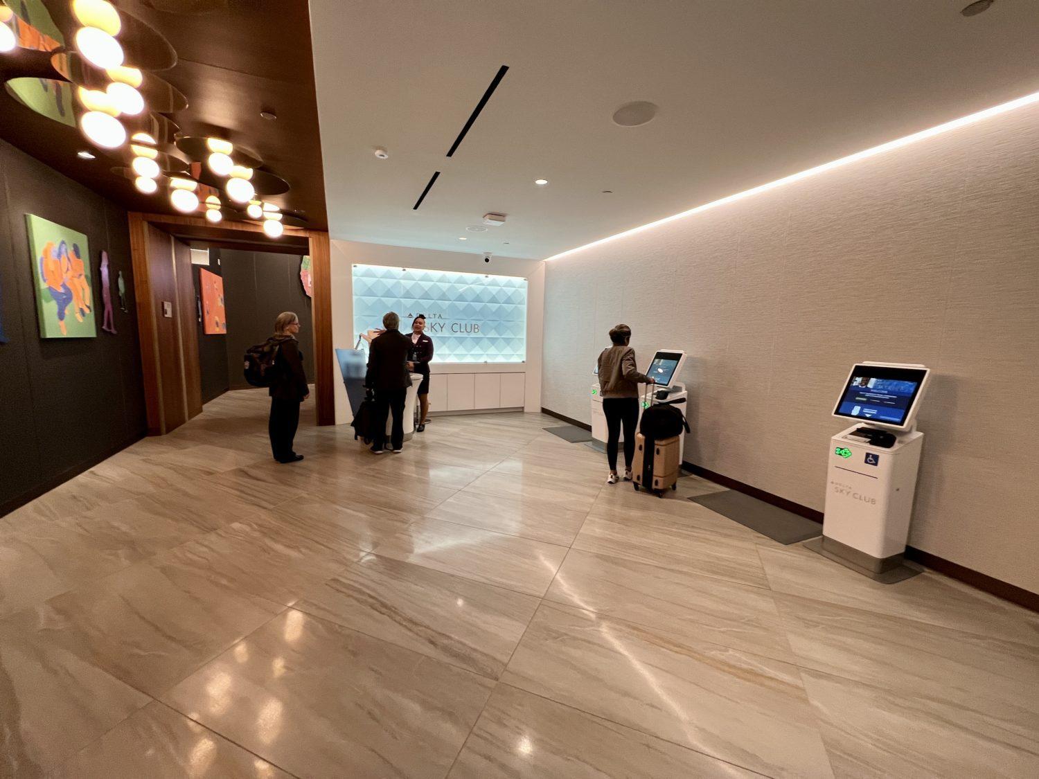 delta sky club chicago entrance