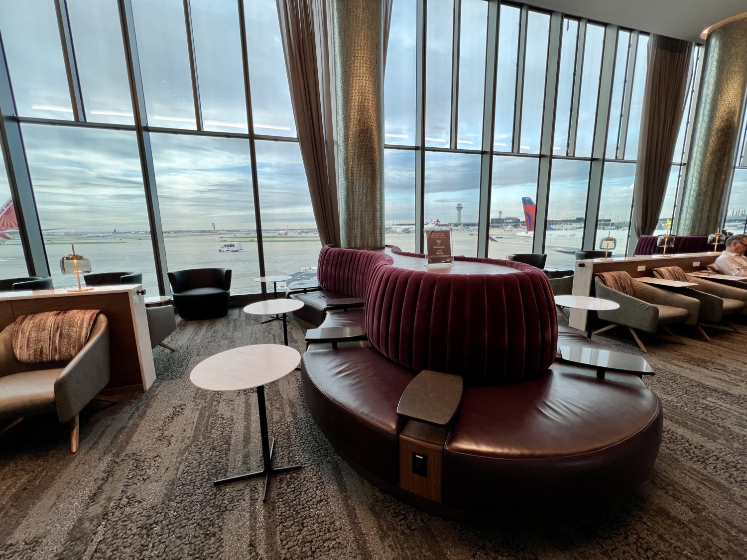 delta sky club chicago couch