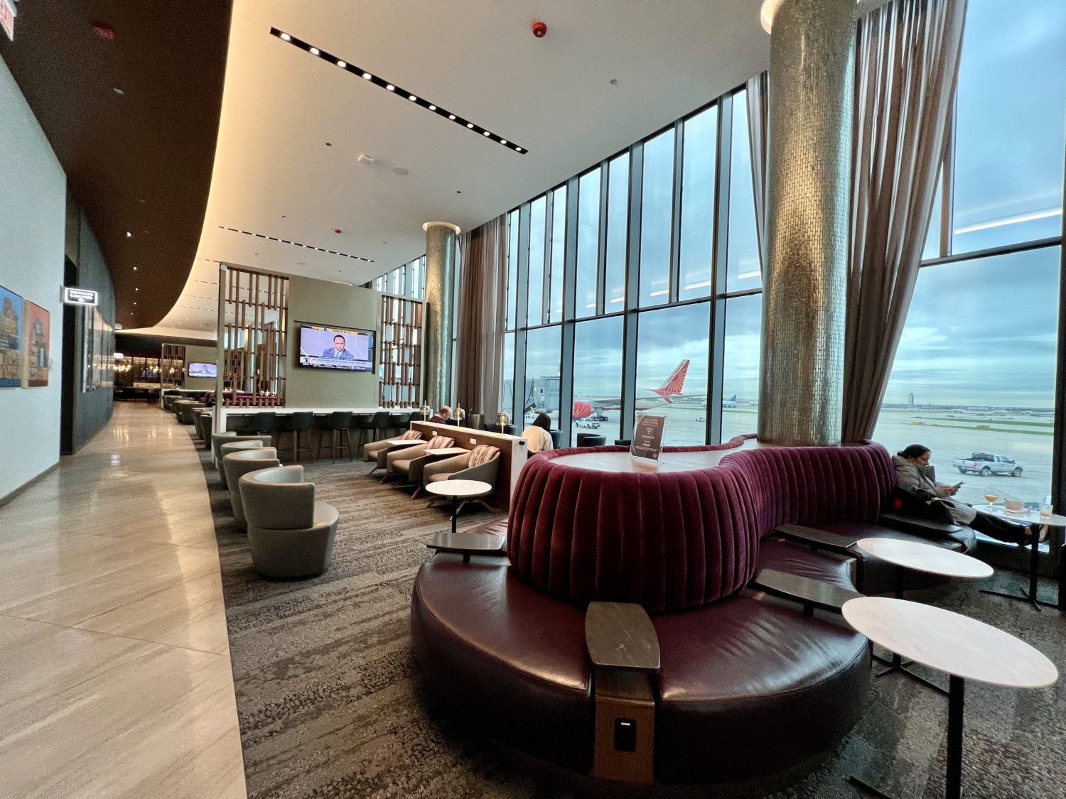 delta sky club chicago seating