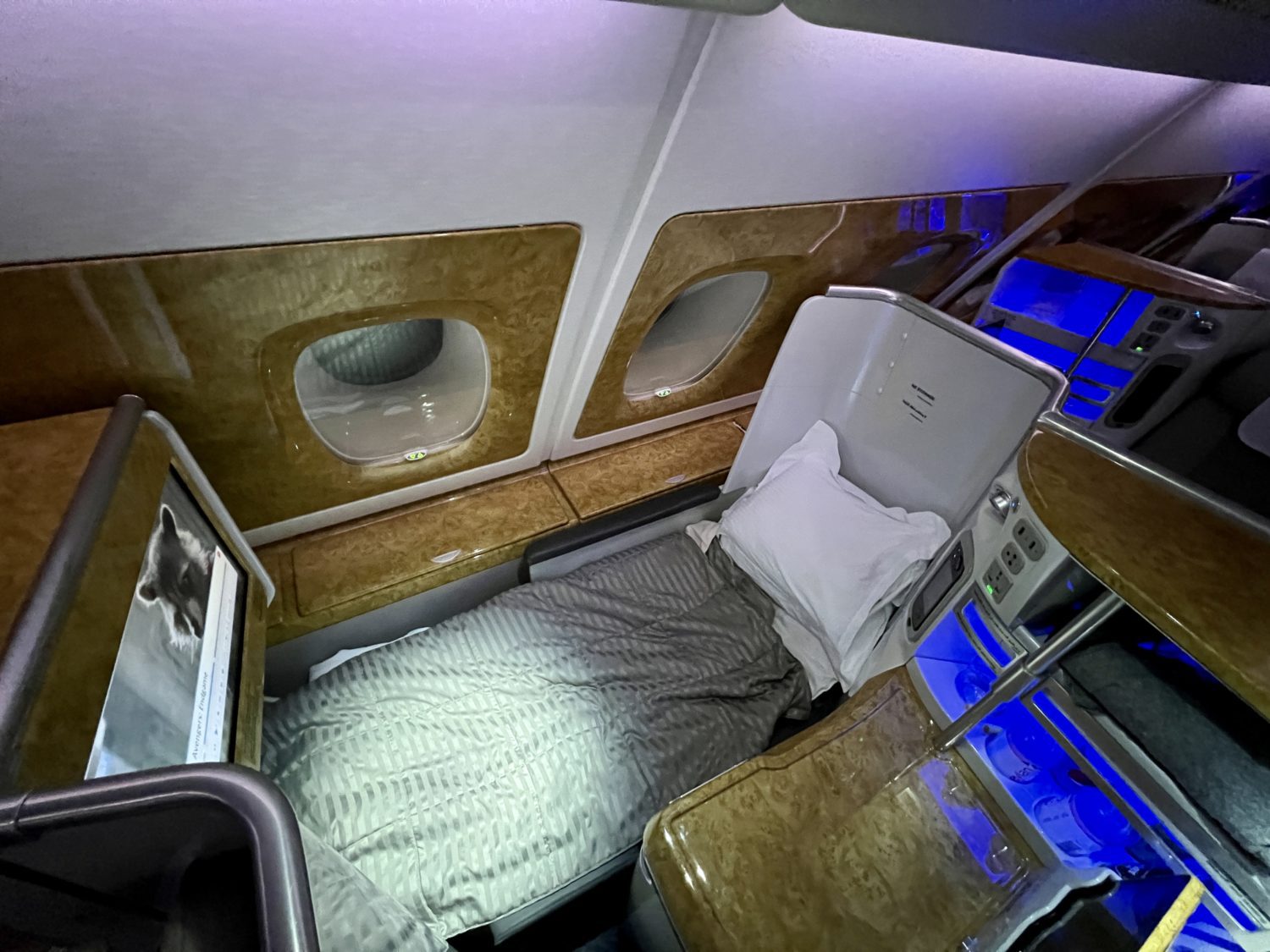 emirates business class bed