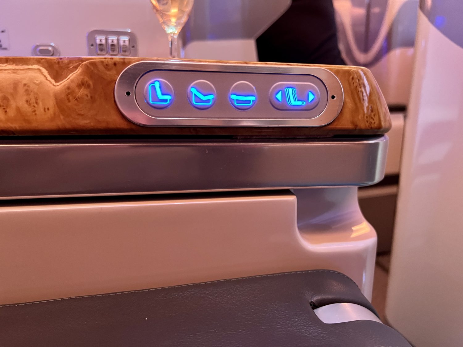 emirates business class seat controls