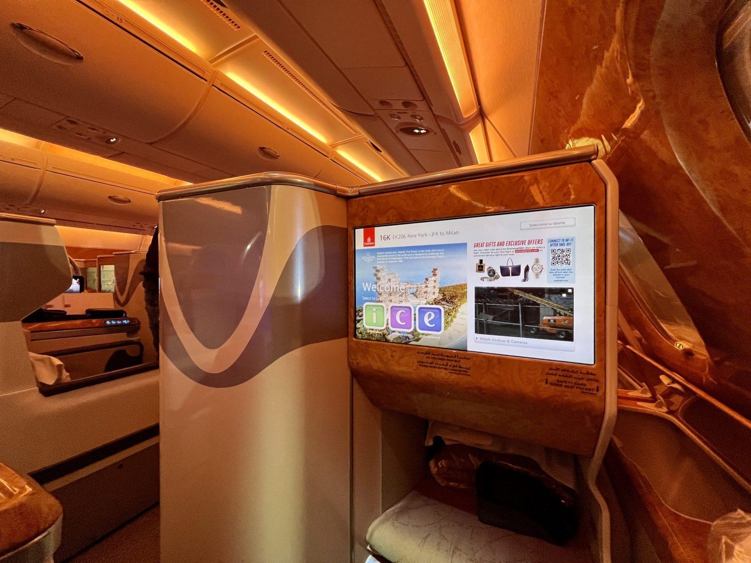 Emirates Business Class A380