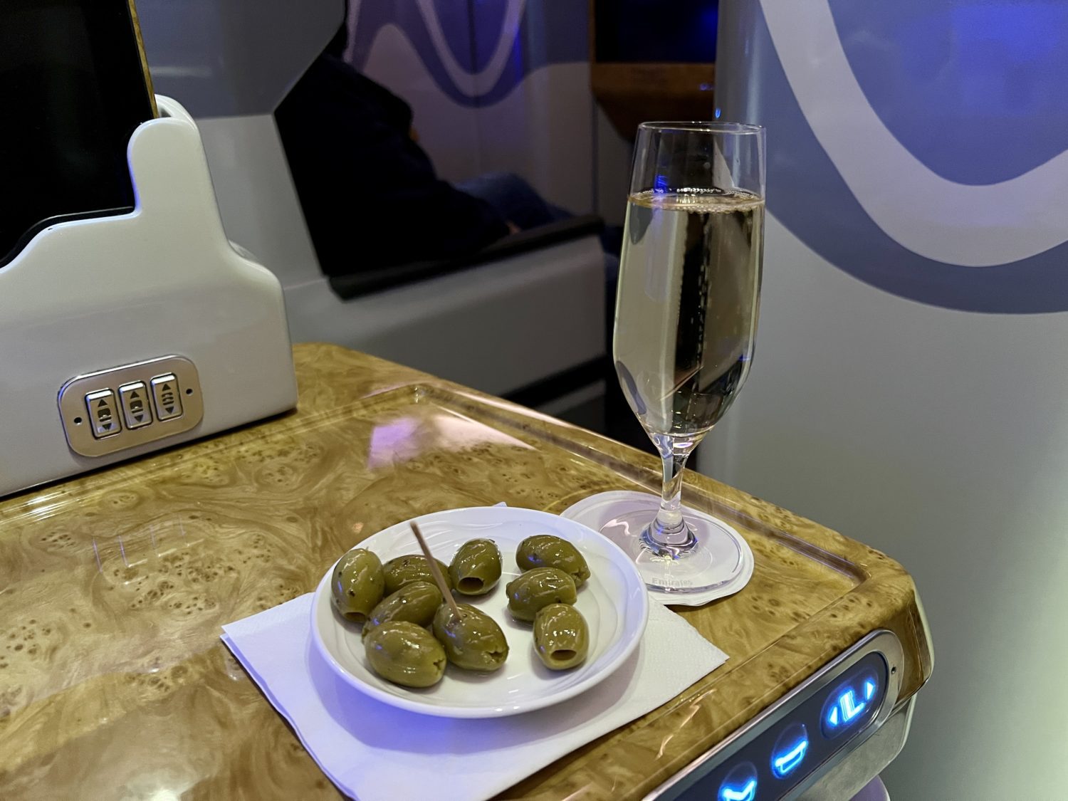 emirates business class snack