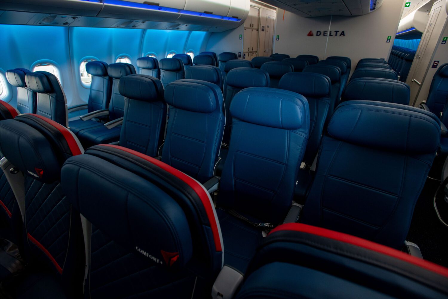 delta a330-900 cabin