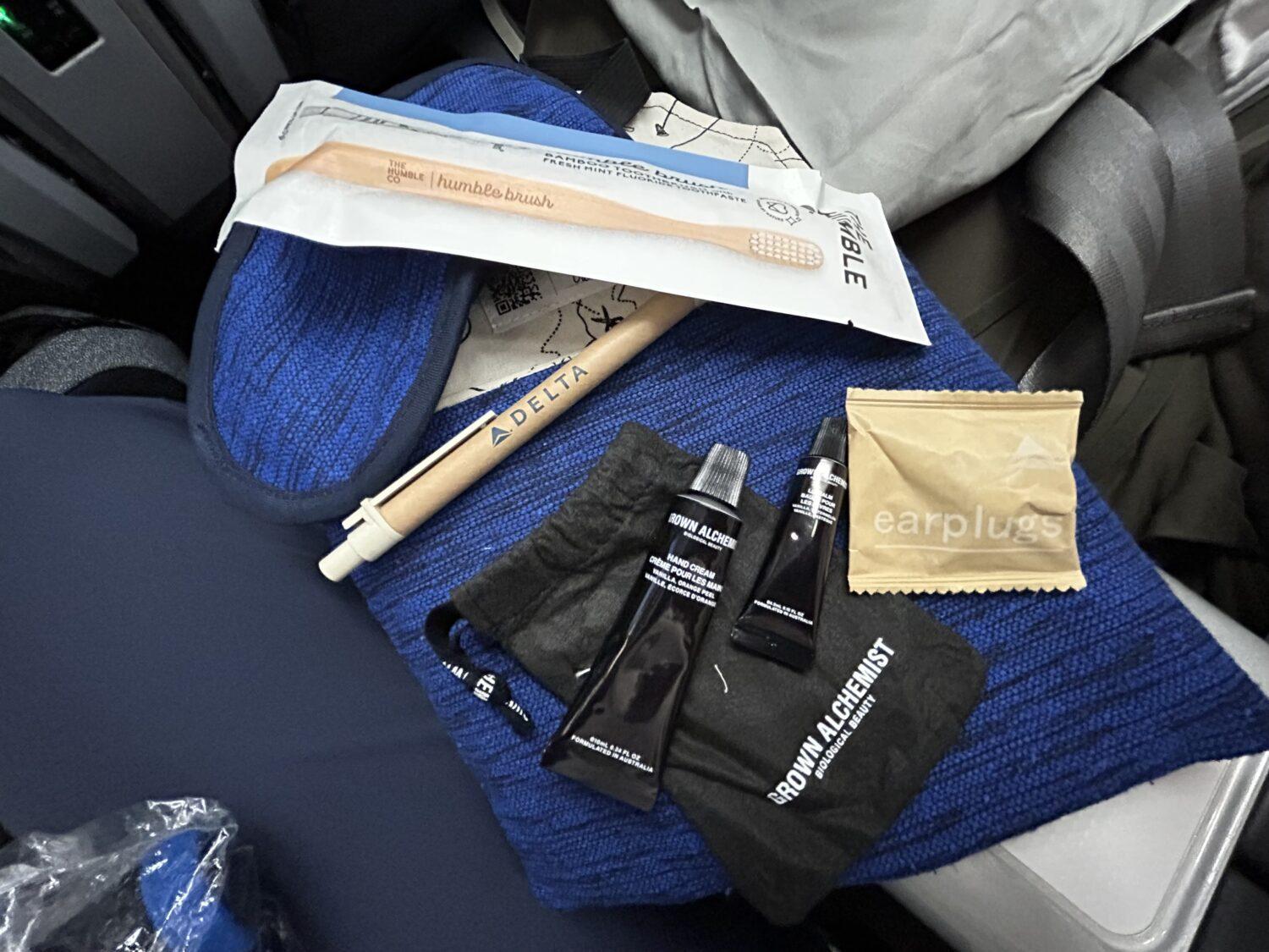 Delta Premiium Select amenity kit contents