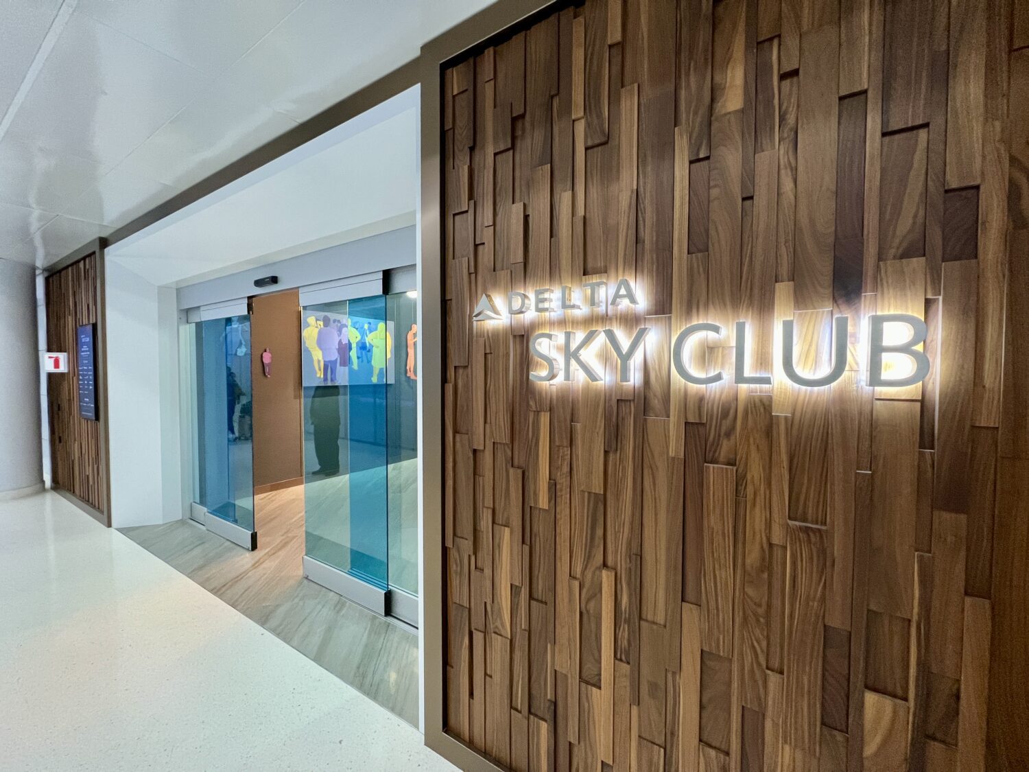 delta sky club entrance 