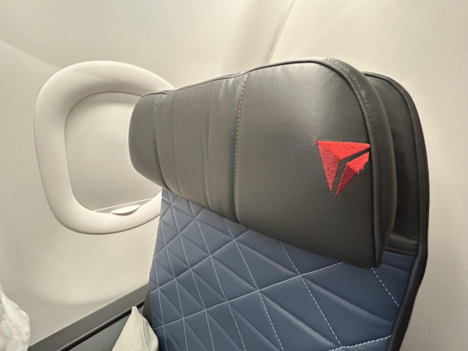 Review: Delta Premium Select, Minneapolis to Paris