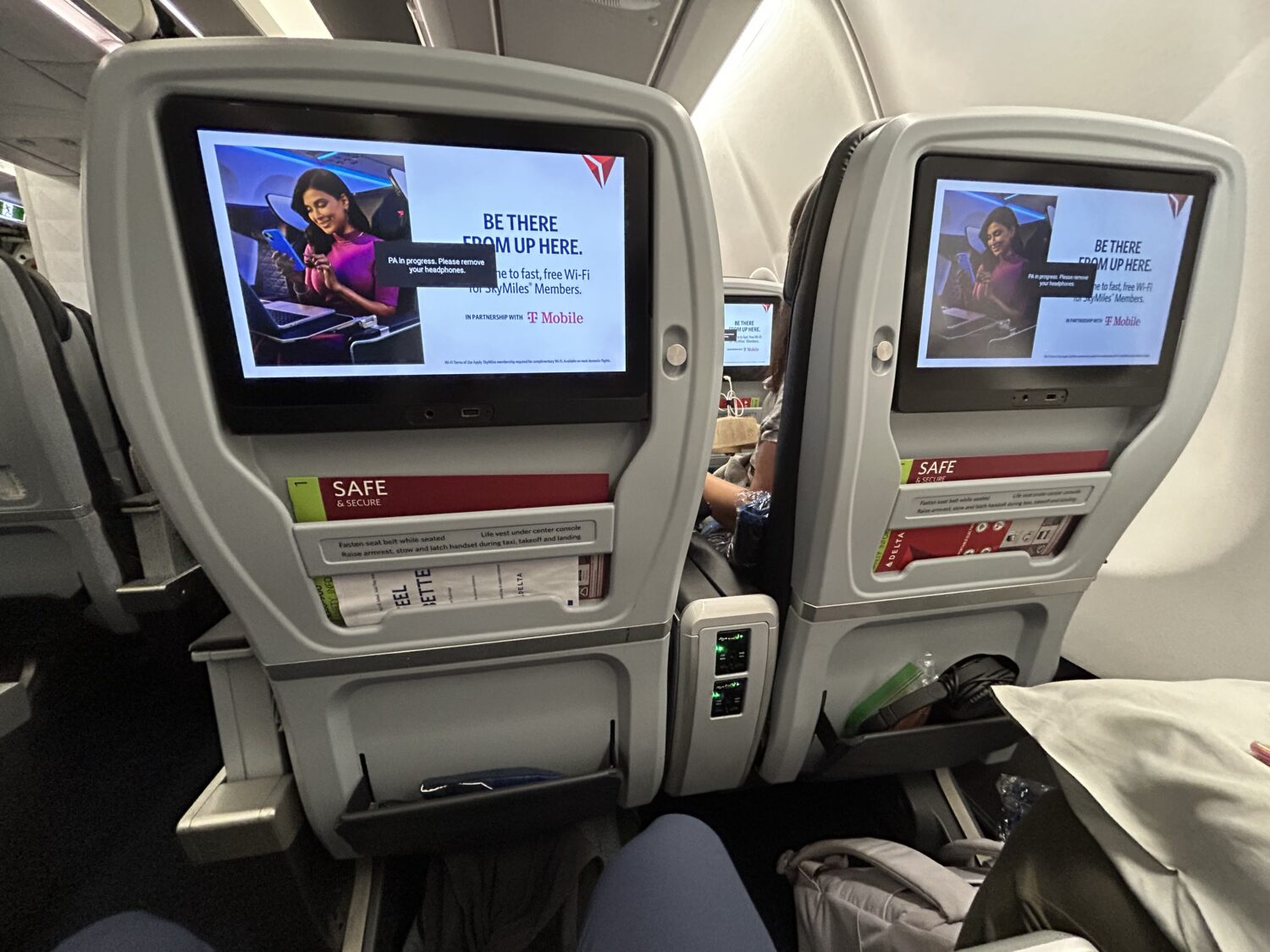 Delta Premium Select seat back screens
