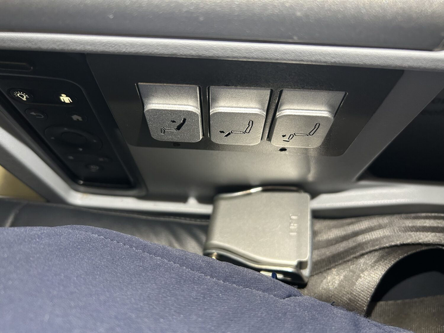 Seat controls on Delta Premium Select