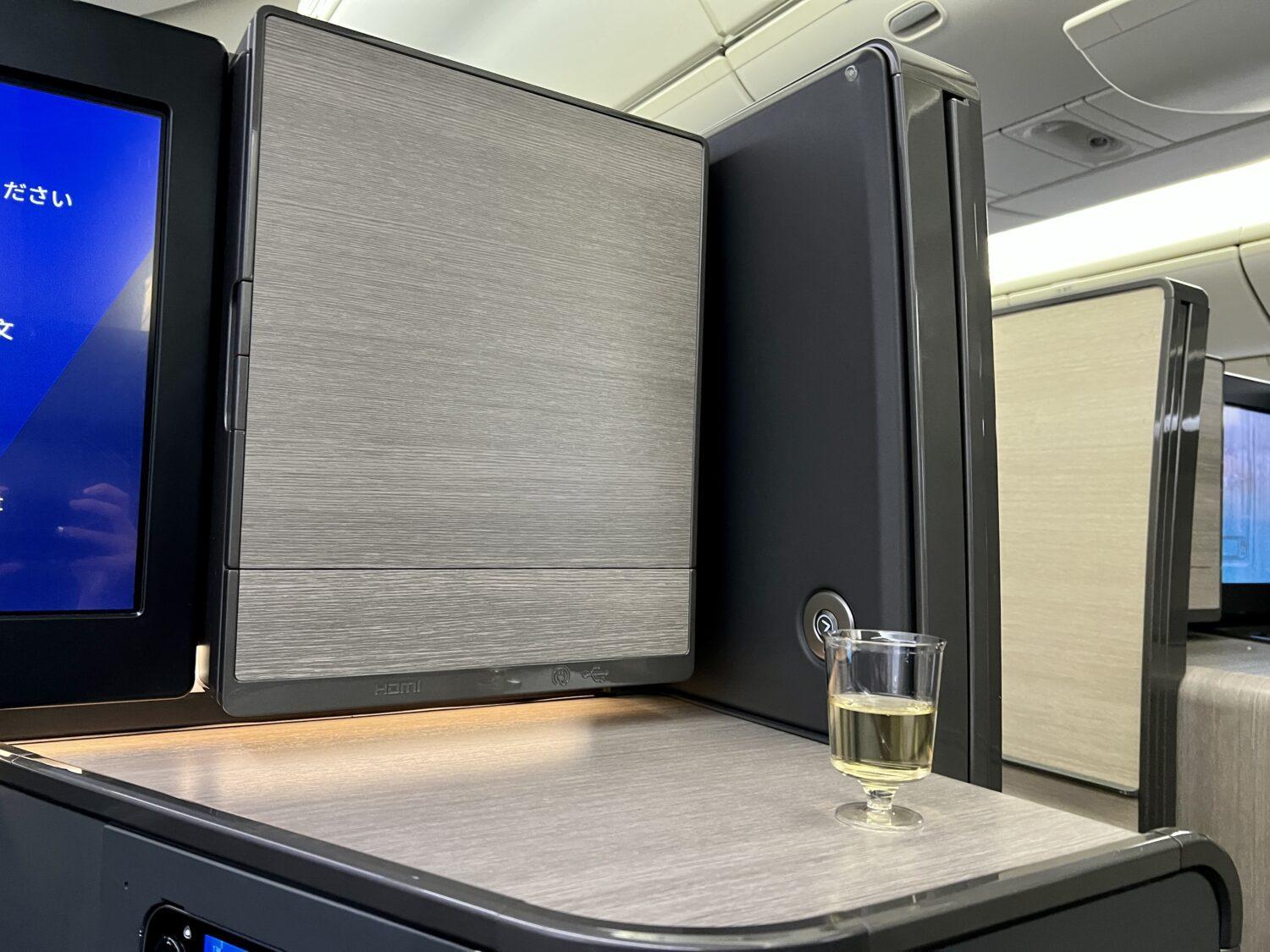 ana business class champagne