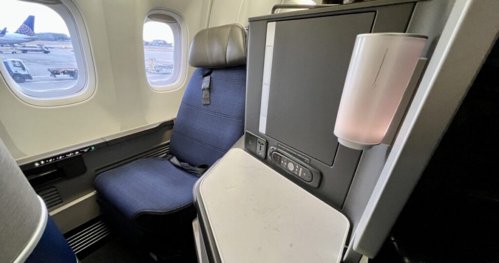 Take That, Delta United Status Requirements Will Stay Flat Next Year