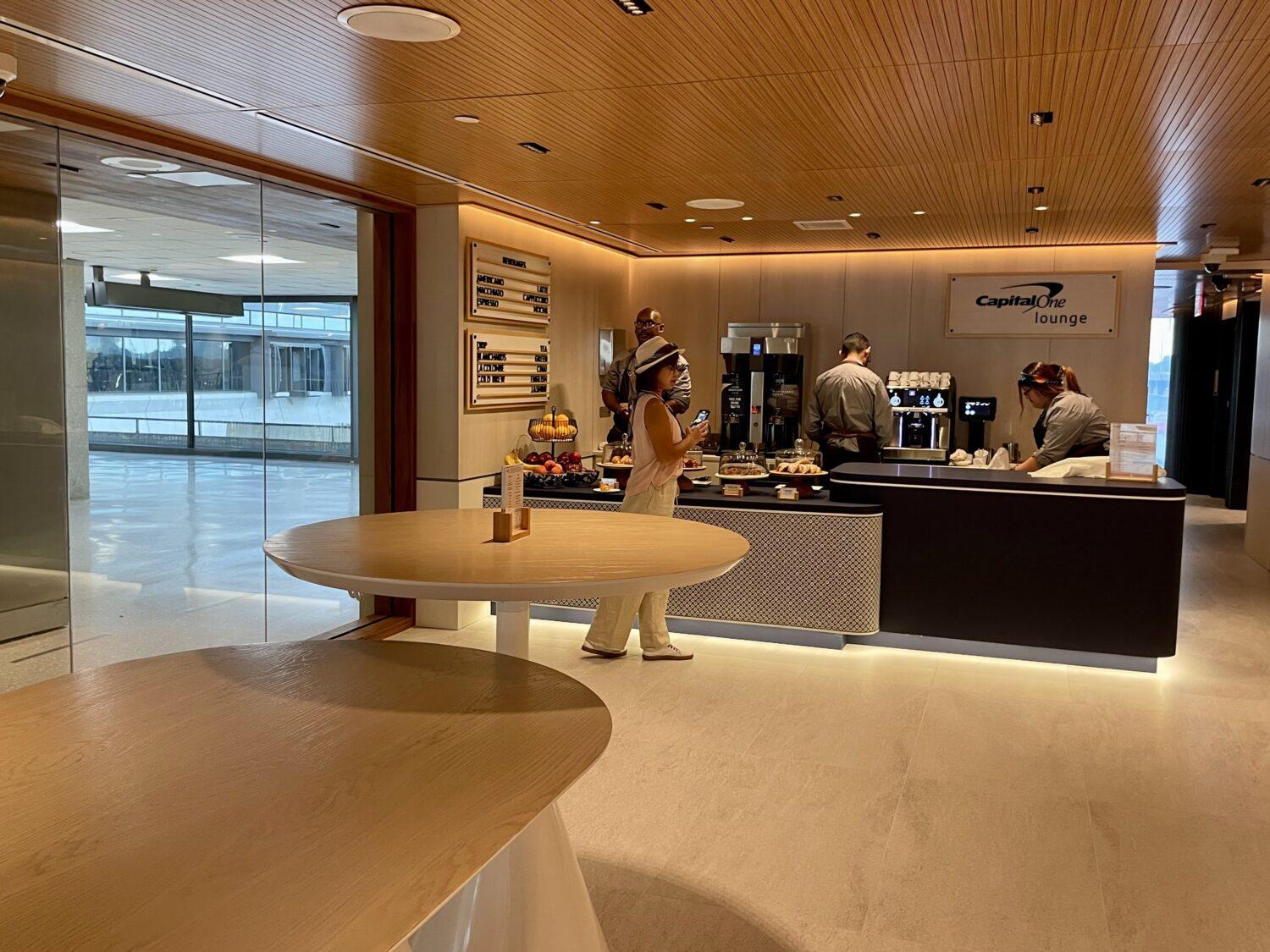 Dulles Capital One Lounge