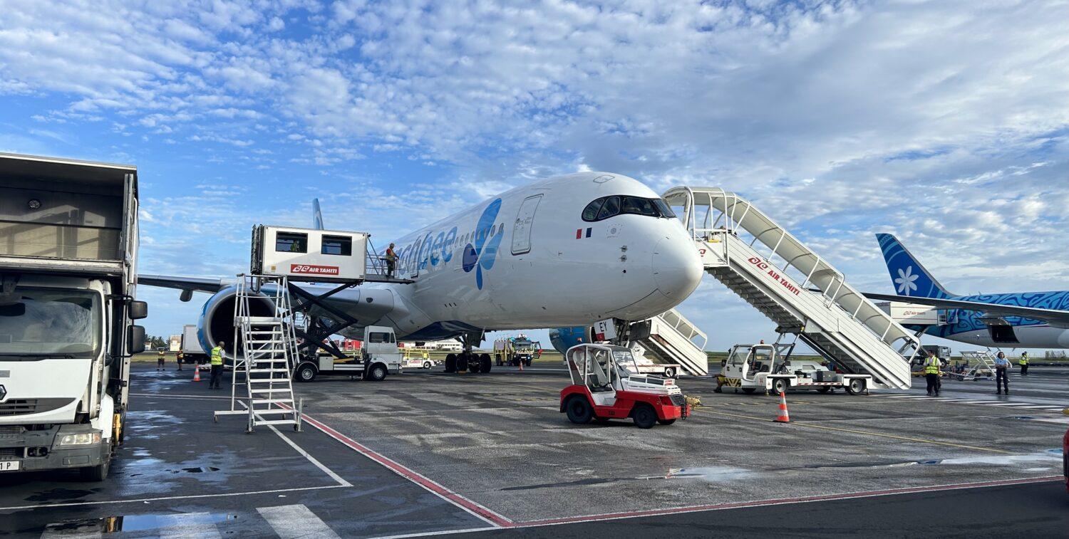 French Bee plane