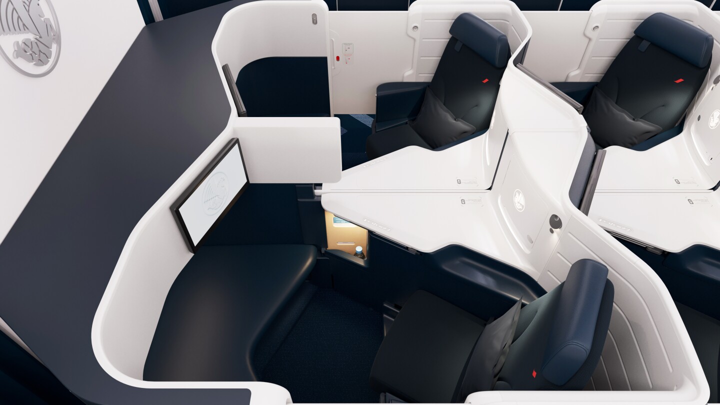 air france business class suite bulkhead