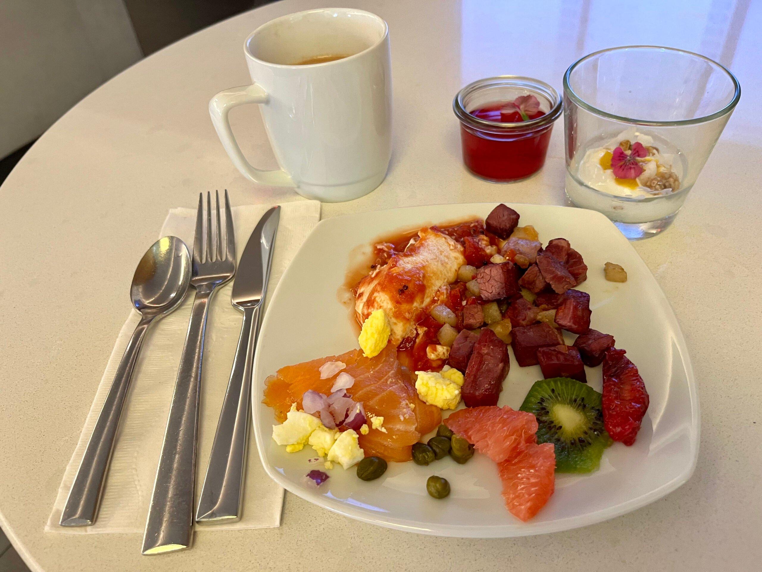 AA flagship lounge MIA breakfast