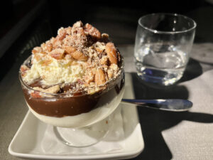American Airlines business class ice cream sundae