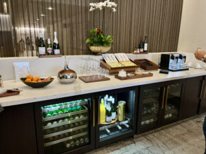 drinks at Delta One check in area LAX
