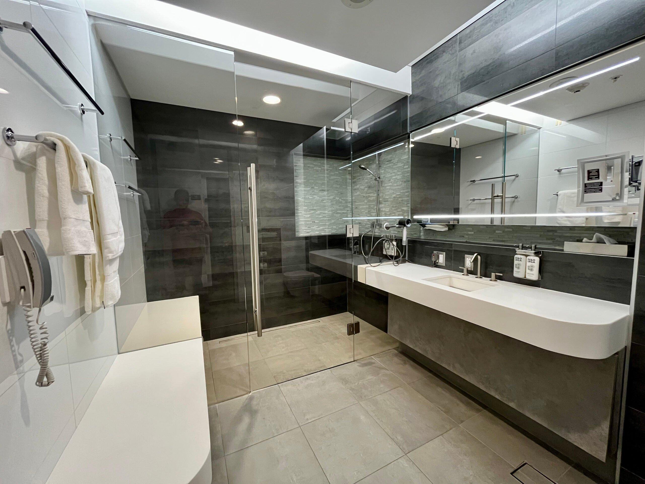 shower AA lounge MIA