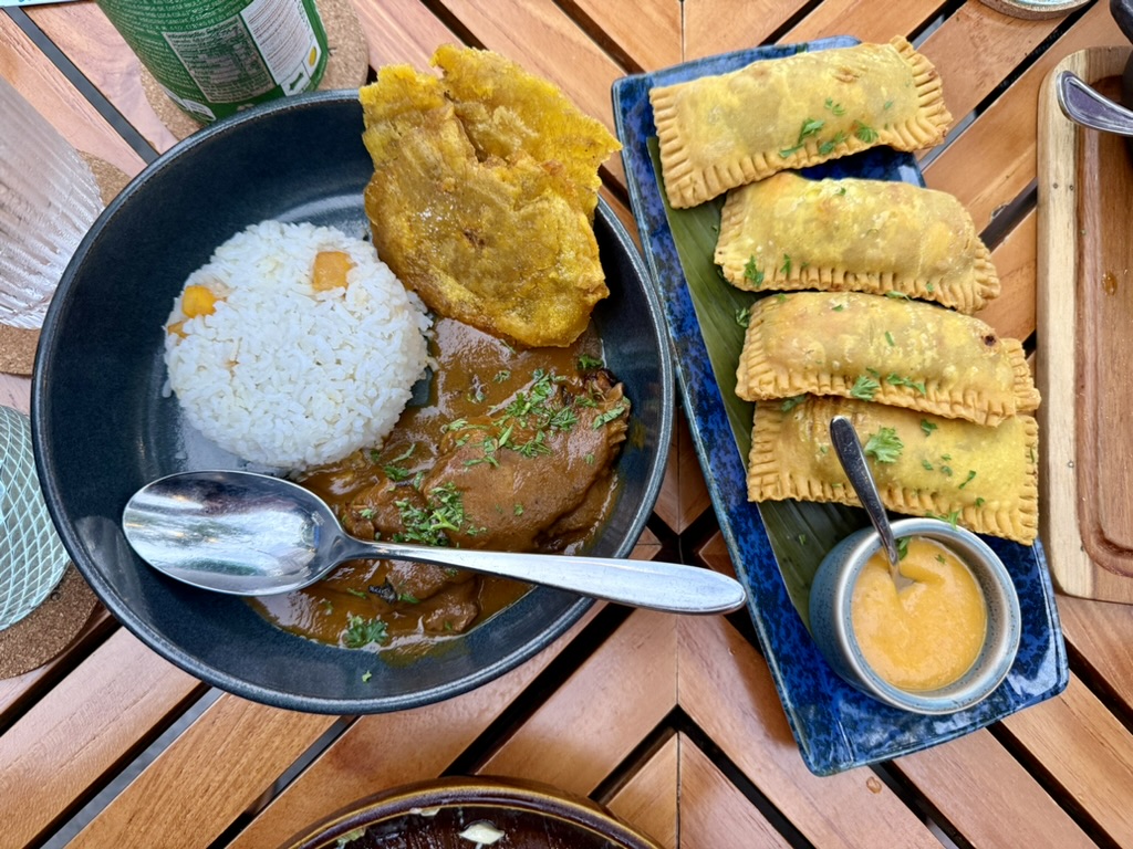 Empanadas and a bowl of rice at Chao Pescao