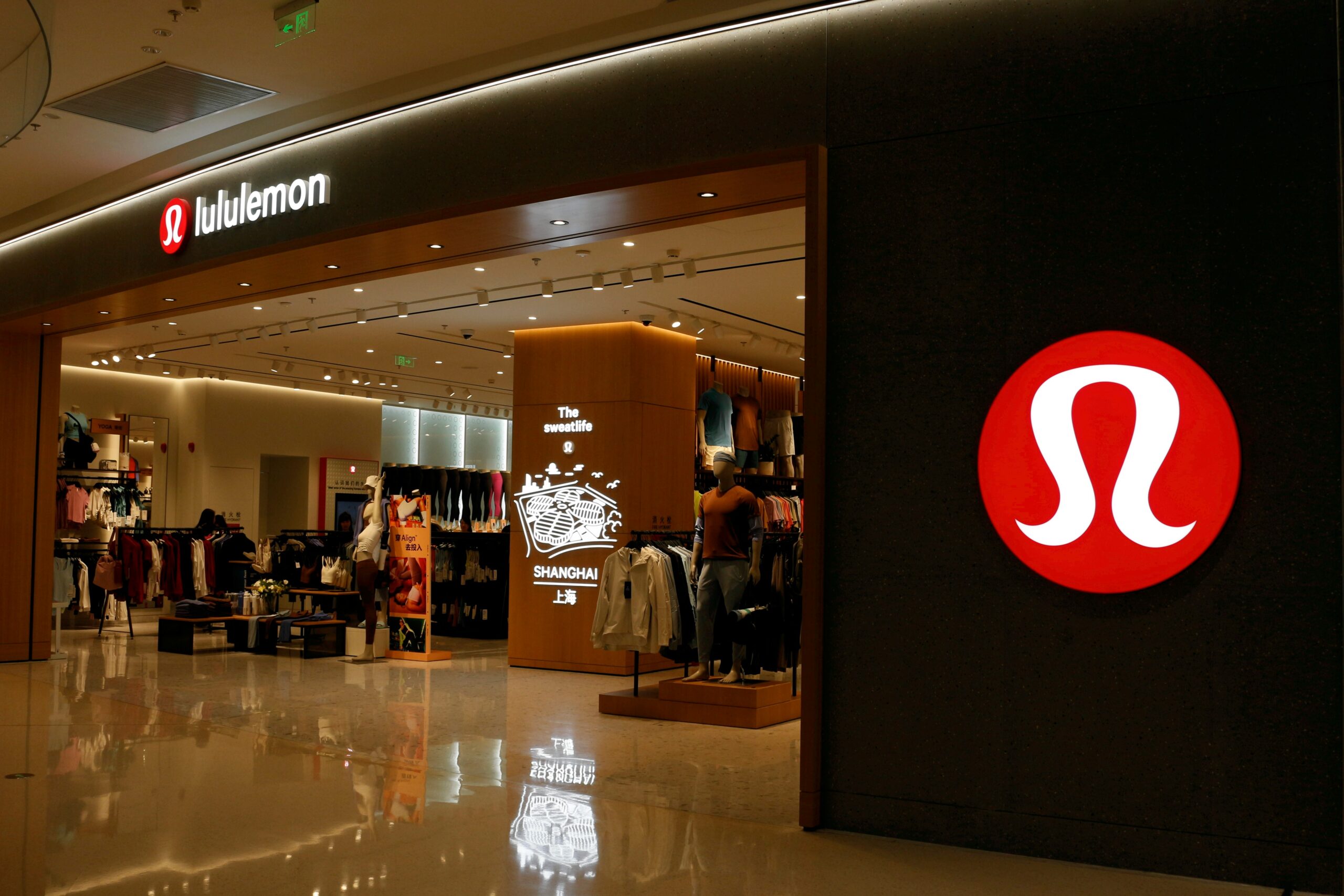 Lululemon storefront