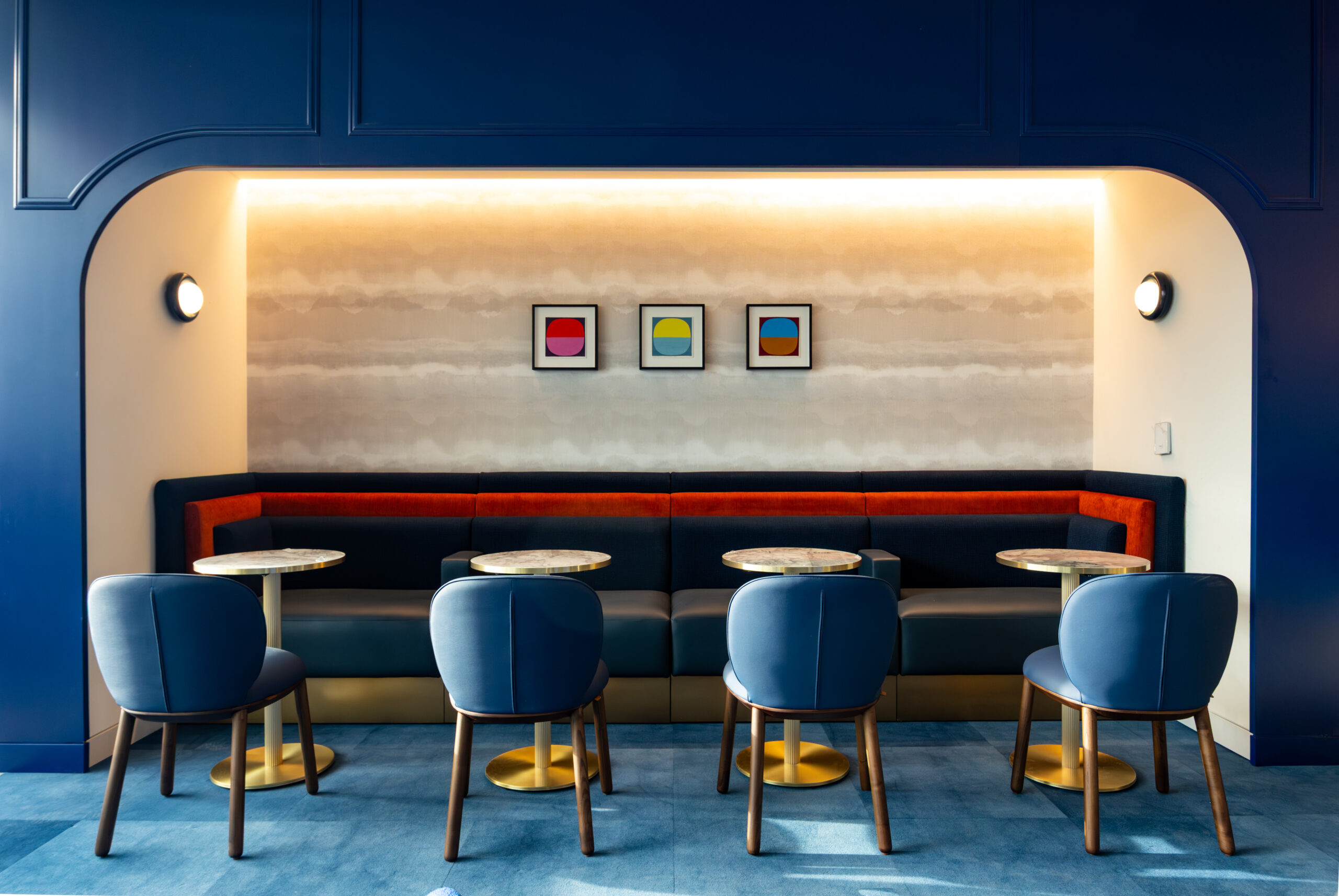 JetBlue's First 'BlueHouse' Lounge Opens at JFK Next Week! 1 jetblue lounge seating areas couch and tables