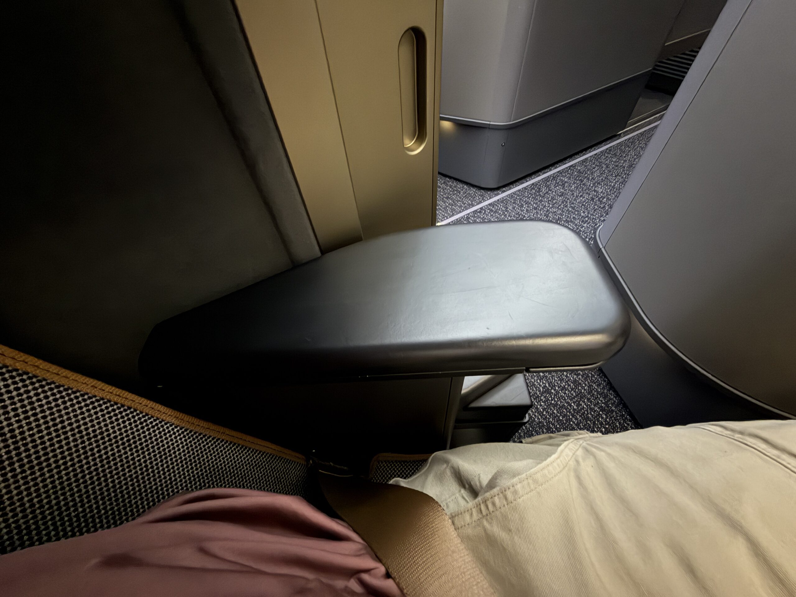 Starlux Business Class Review: A Swanky Experience on the A350-900 34 Starlux business class seat