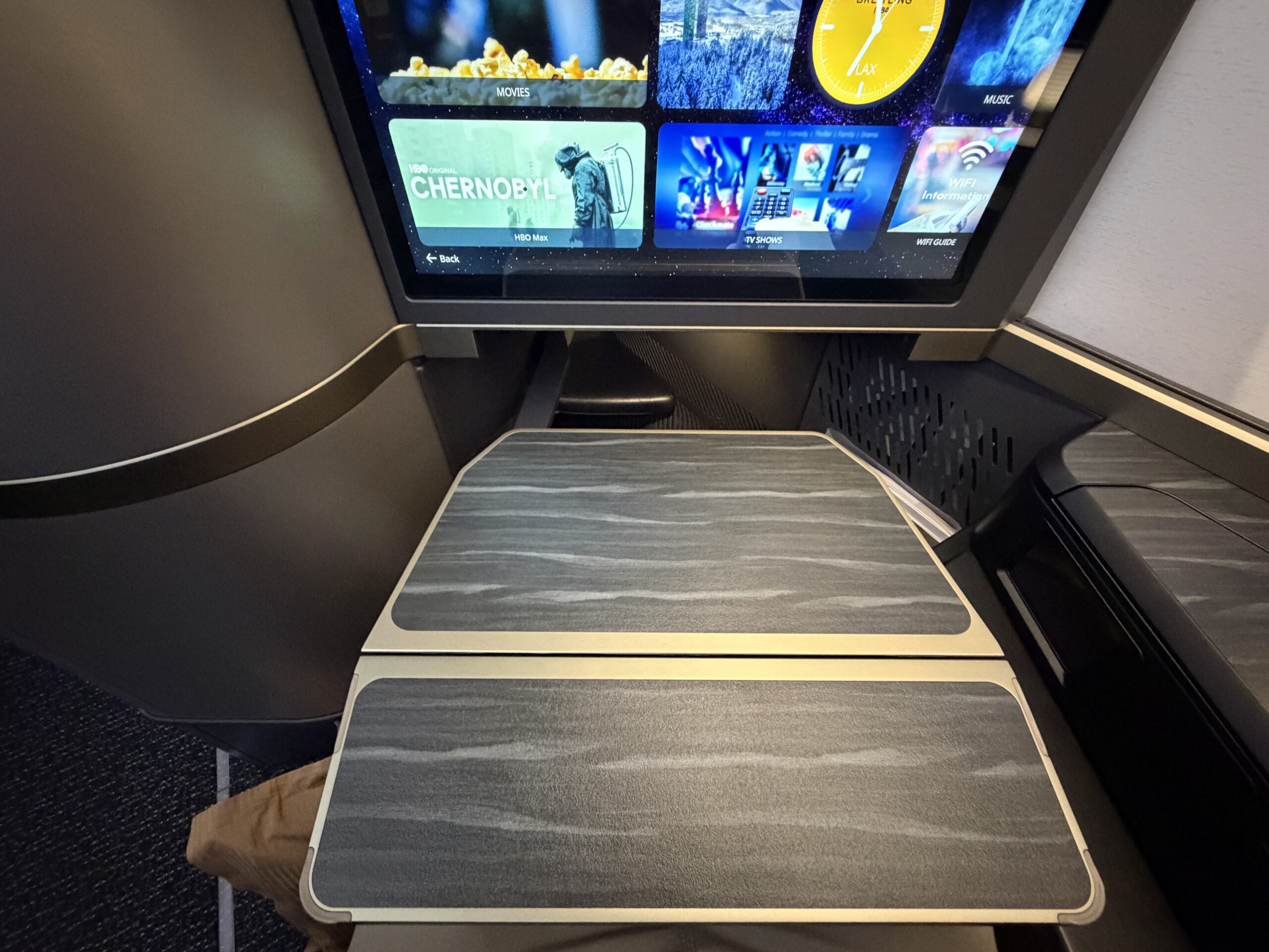 Starlux Business Class Review: A Swanky Experience on the A350-900 39 Starlux business class seat