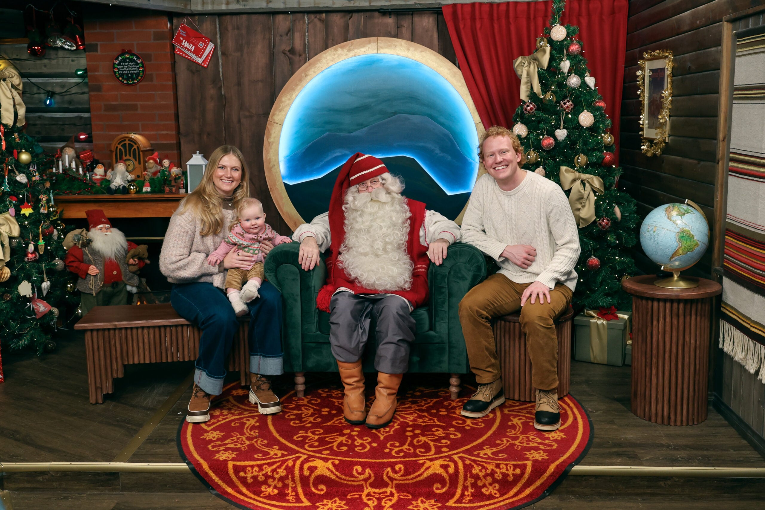 4 Highlights (& 1 Lowlight) From a Christmas Trip to Finnish Lapland 19 Meeting Santa Claus at Santa Claus Village