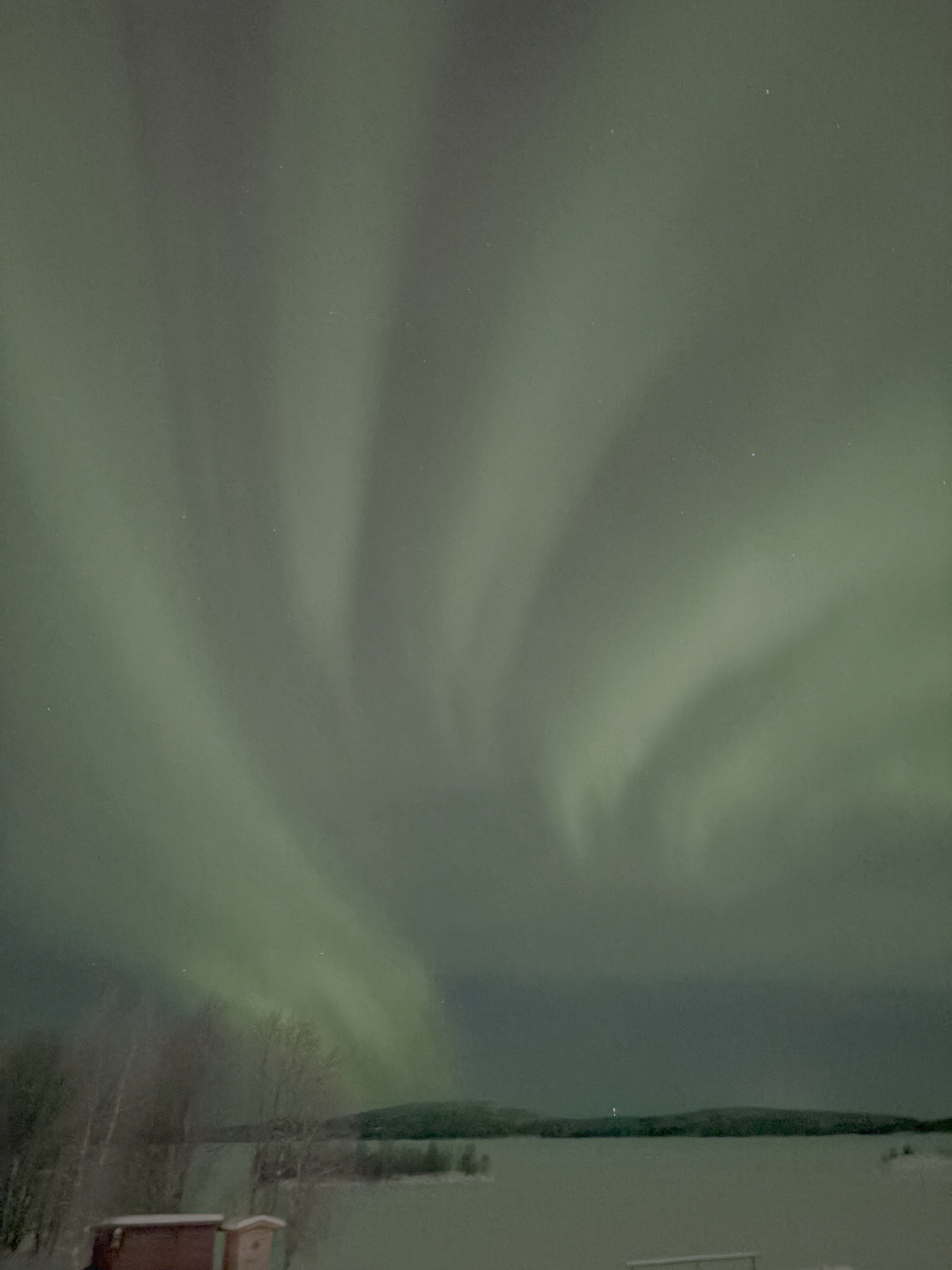 4 Highlights (& 1 Lowlight) From a Christmas Trip to Finnish Lapland 1 Northern Lights form the hot tub