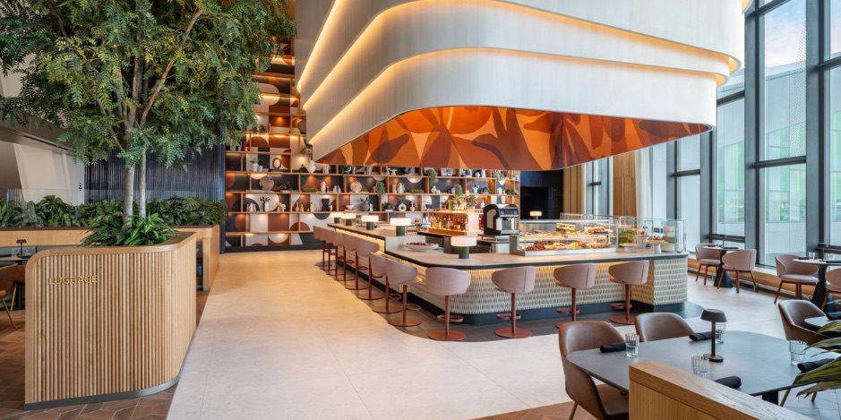 After a 3-Year Wait, Capital One’s 'Flagship' Landing Is Ready to Open at LGA 1 Capital One Landing (LGA) - Bar and dining room