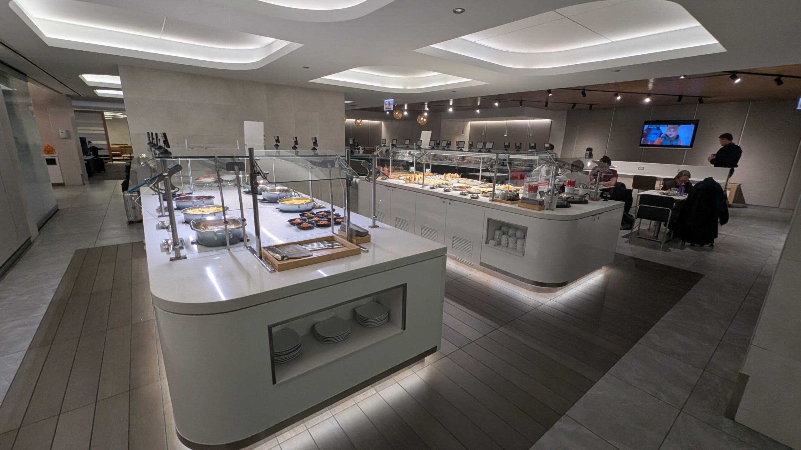 American Airlines' New Flagship Suite Review: A Stellar Hop Across the Pond 7 AA Flagship Lounge (ORD) Buffet