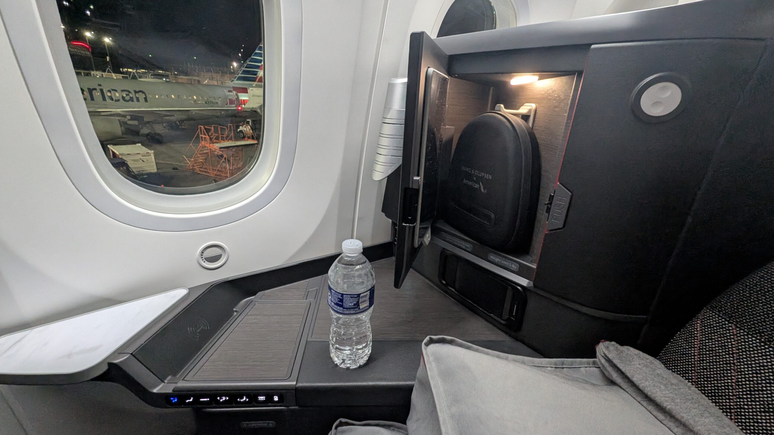 American Airlines' New Flagship Suite Review: A Stellar Hop Across the Pond 28 AA Flagship Suite: Side table