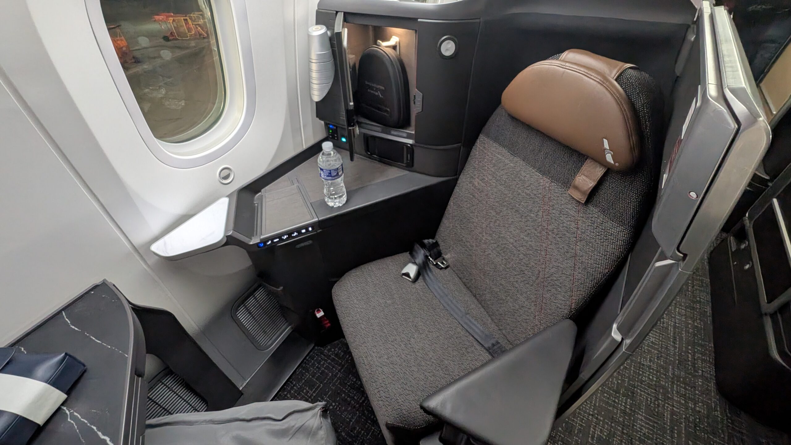 American Airlines' New Flagship Suite Review: A Stellar Hop Across the Pond 22 AA Flagship Suite Preferred: Seat 1L