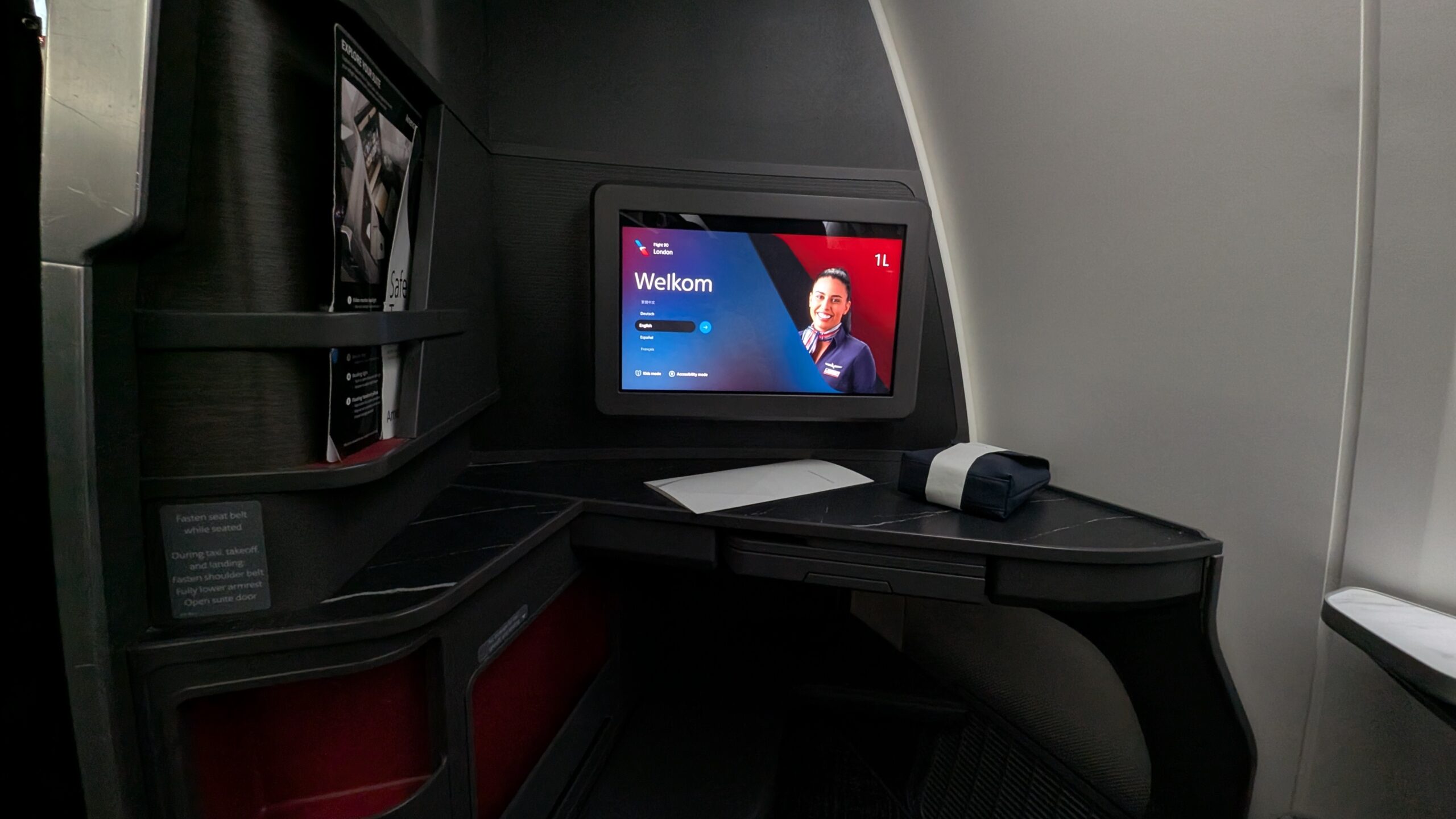 American Airlines' New Flagship Suite Review: A Stellar Hop Across the Pond 25 AA Flagship Suite Preferred: Seat 1L