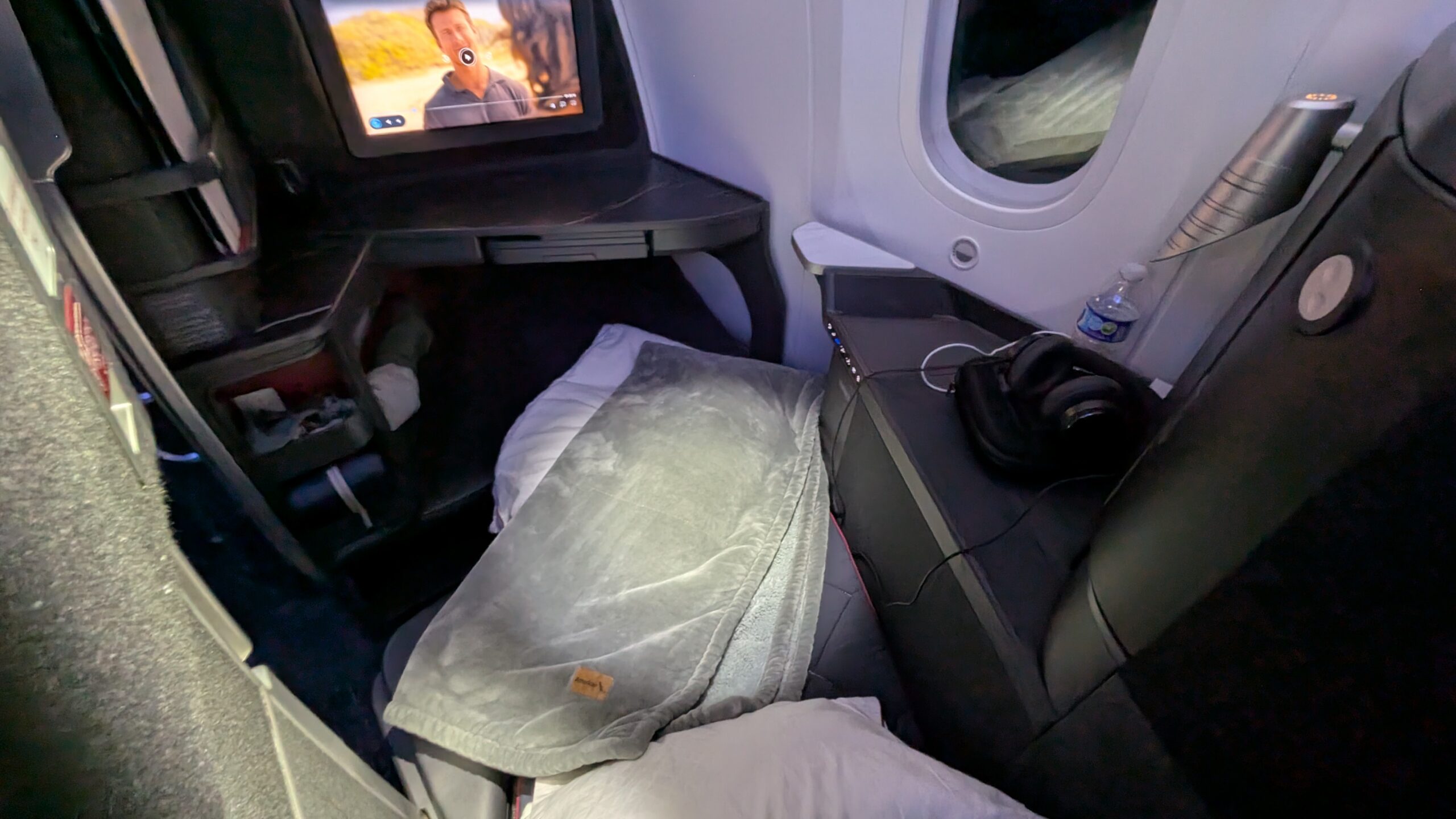American Airlines' New Flagship Suite Review: A Stellar Hop Across the Pond 48 AA Flaghsip Suite: Bed