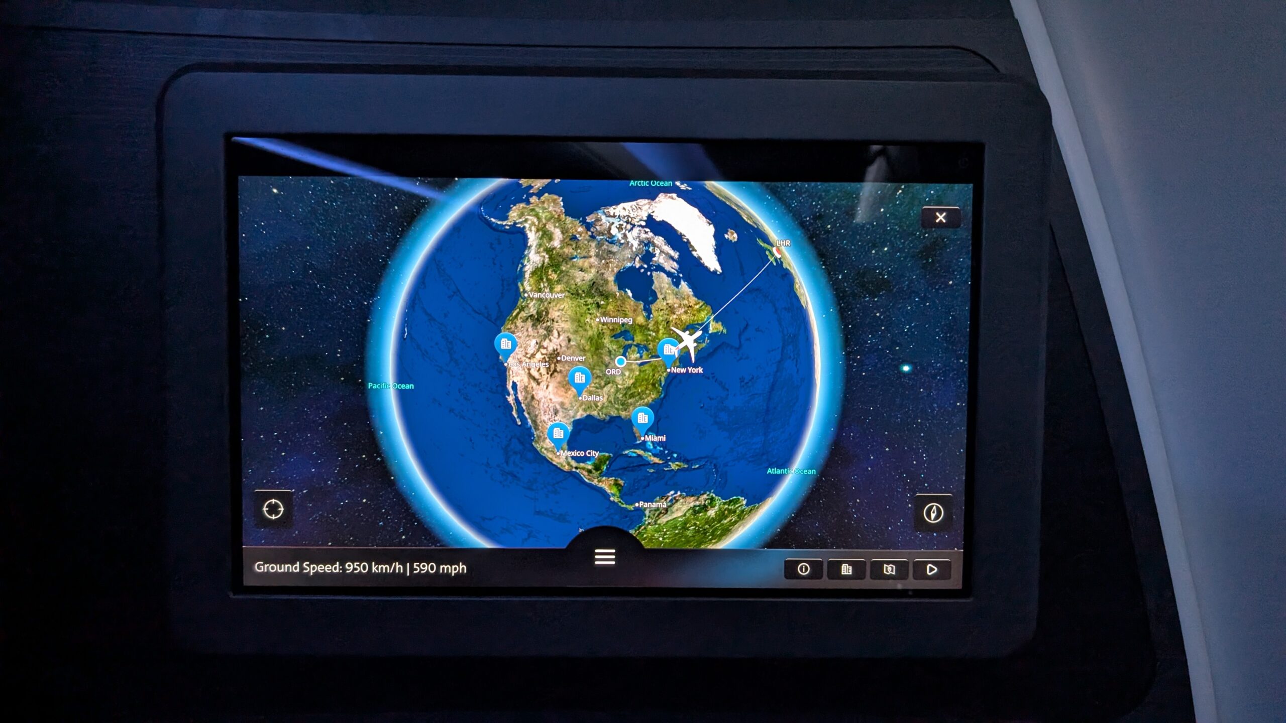 American Airlines' New Flagship Suite Review: A Stellar Hop Across the Pond 52 AA Flagship Suite: Interactive map