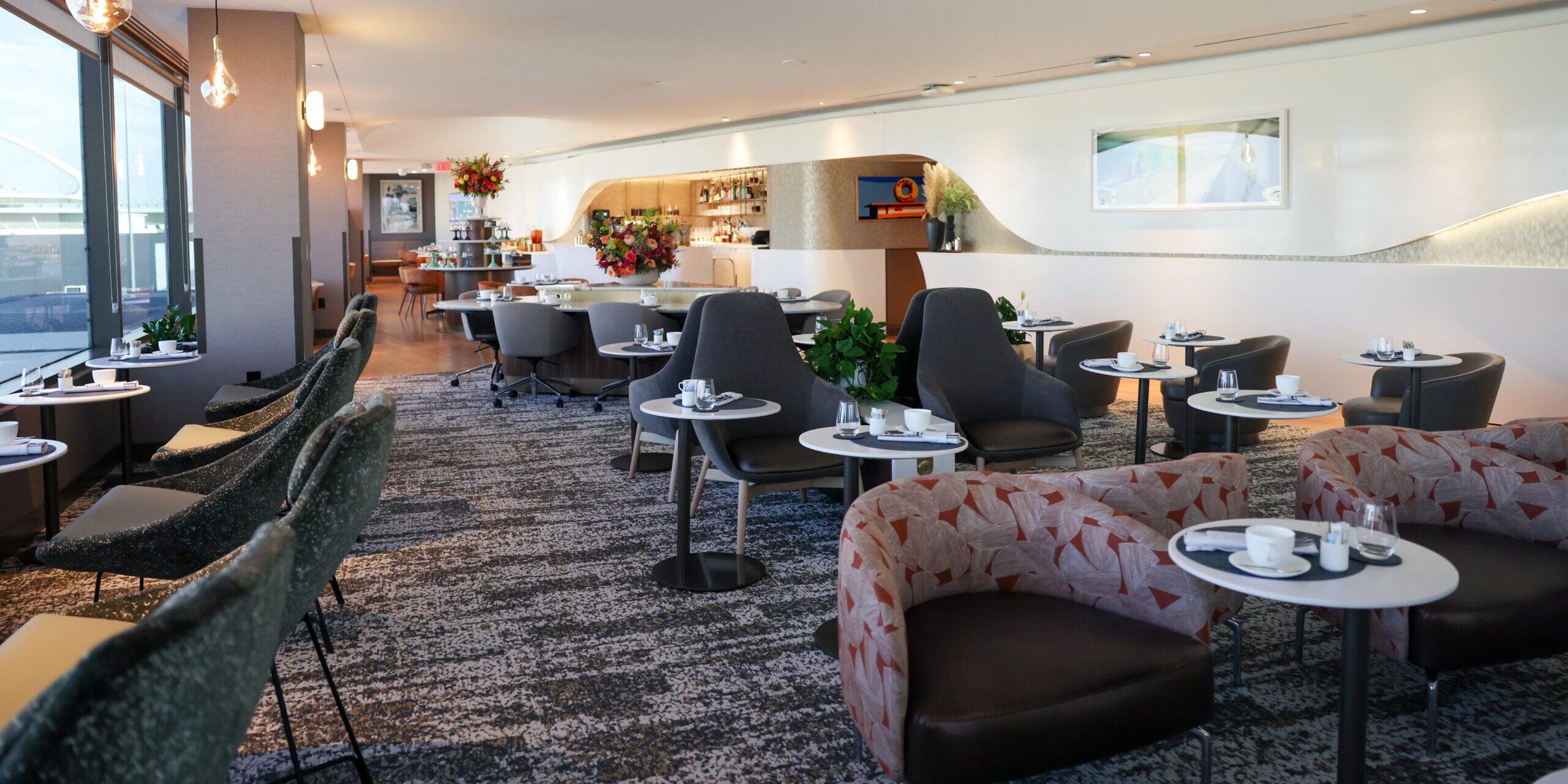 Delta One Lounge LAX in Terminal 2