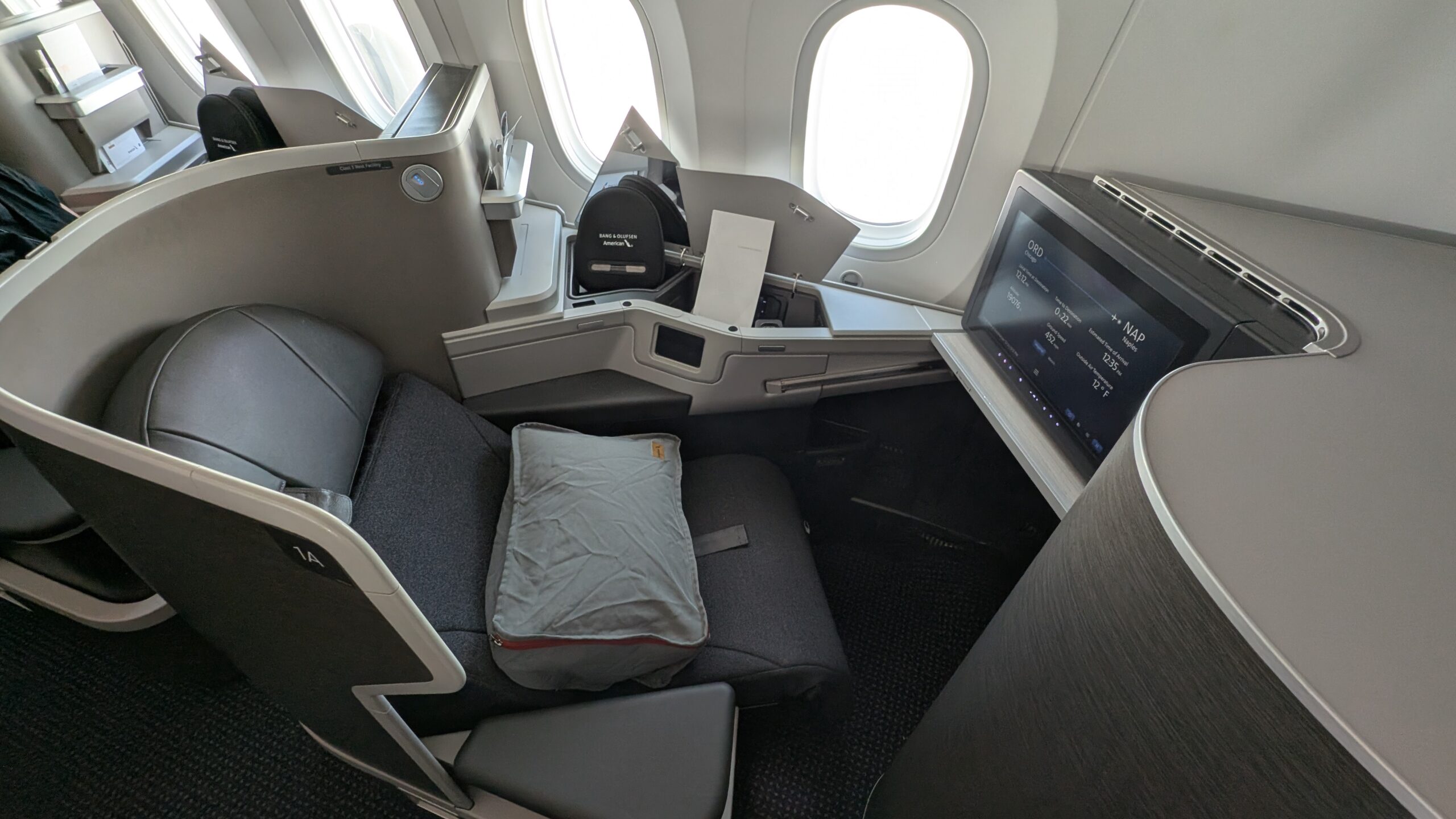 American Airlines Brings Back Chicago-to-Tokyo Flights After 7-Year Hiatus 1 American Airlines (AA) 787 Business Class seat