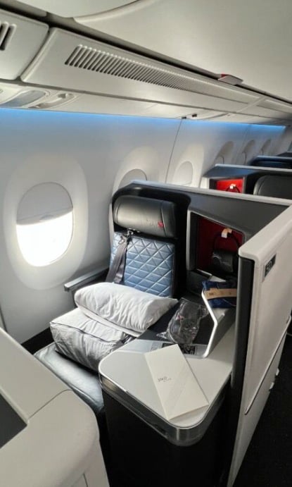 The Extra Mile, Aug. 10: Delta Ups Its Champagne Game, Picking the Right Marriott Card & More 4 95718122 ee1a 429b bfde e7bd5de829cc