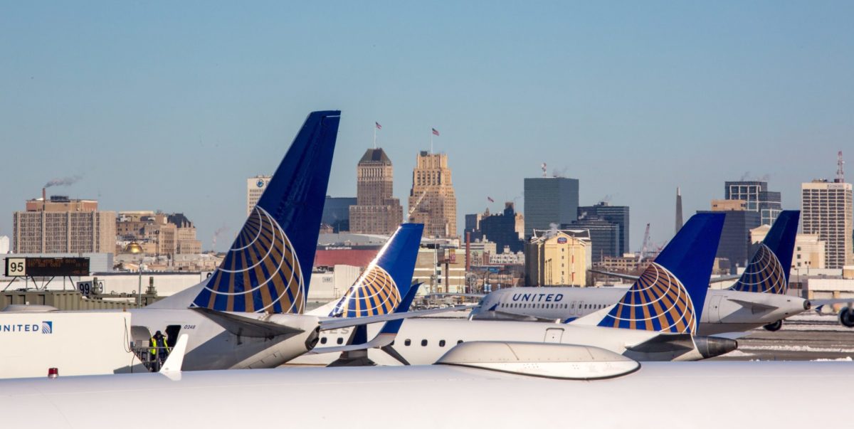The Extra Mile, Aug. 31: Revisiting an $800 Annual Fee, United CEO's Bluster & More 4 united planes on tarmac with skyline in background