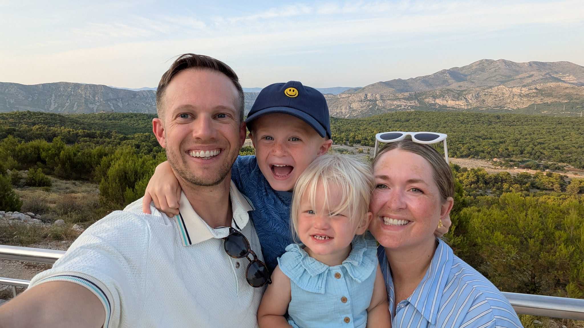 The Extra Mile, Aug. 4: Trip Planning Isn't Always Perfect, Delta's 5K-Mile Starter Pack & More 1 A family of four with mountains in the background