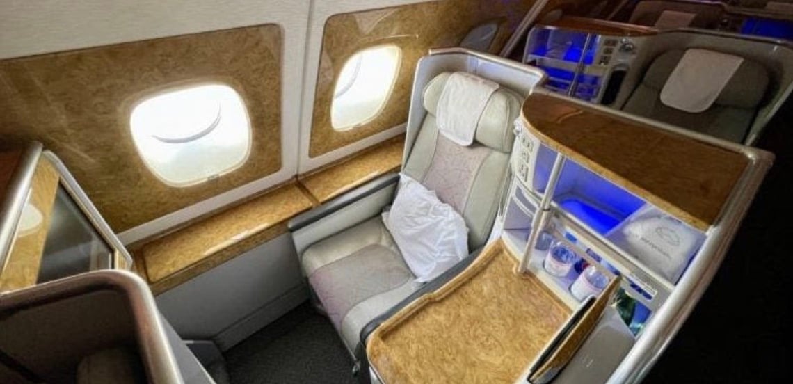 The Extra Mile, Aug. 3: Endangered Points Deals, Absurd Airfare & More 2 emirates business class seat with two open windows